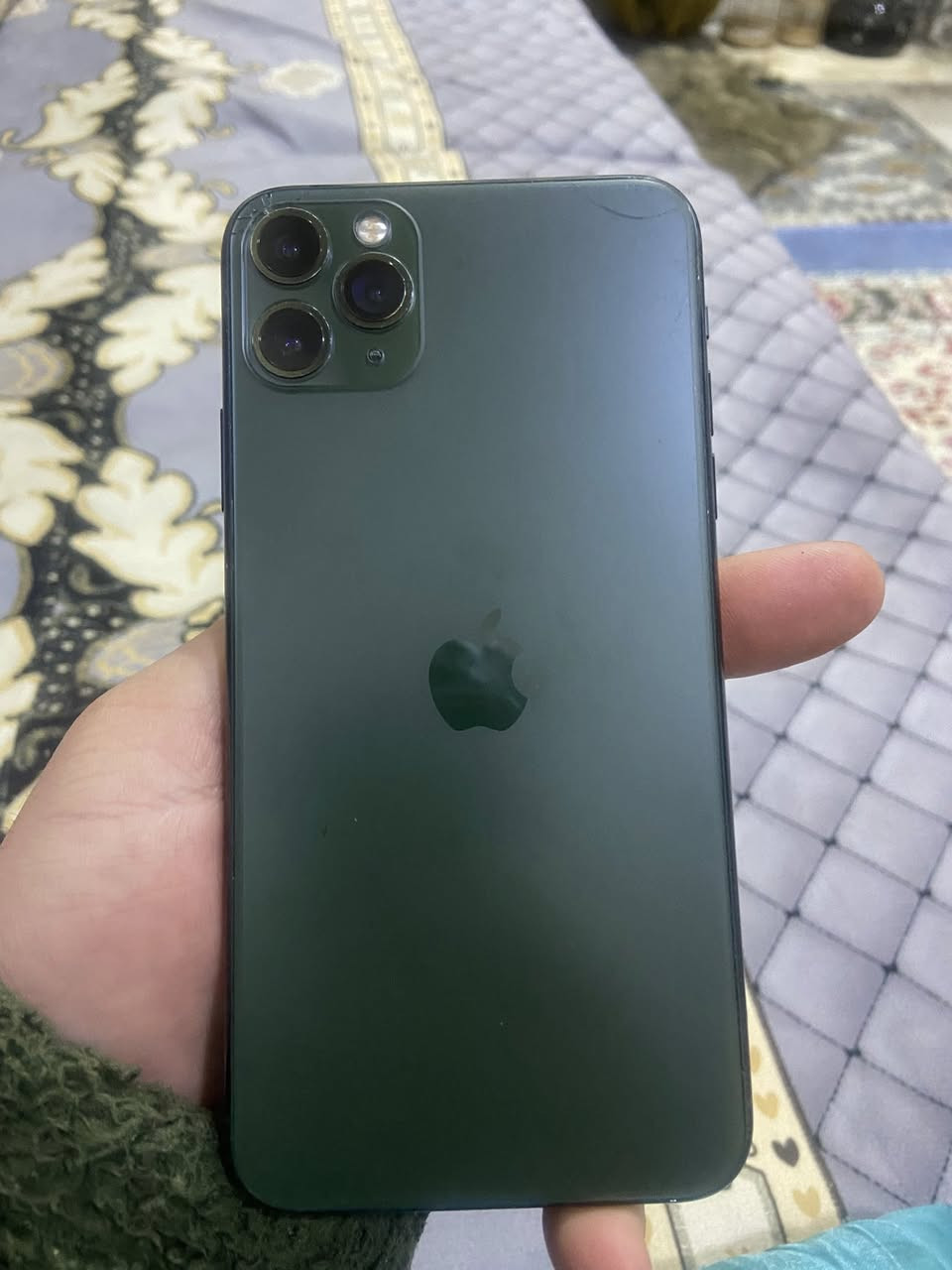ايفون 11 pro max
ذاكرة 256gb
الجهاز. مابي اي عيب
بس الفطر الي بالضهر
فيس ايدي شغال
كامرات اتصال 
وايفاي كله بالشرط
بس شاشة مبدلة  والنوع gx
وبطارية وشرط ميصرف شحن
السعر 275 وبي مجال بسيط
للبيع او مراوس فقط يأيفون
العنوان دوميز 
***********
