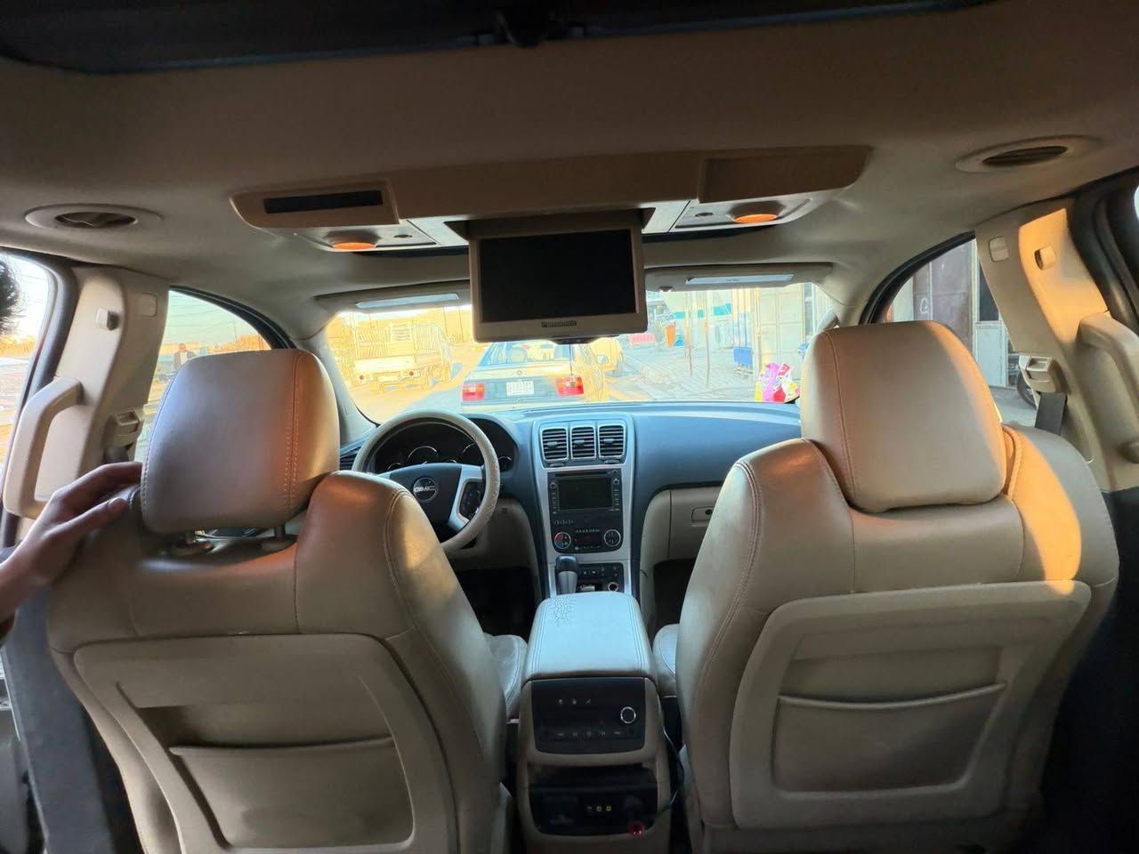 السلام عليكم اعاده نشر 
جمسي أكاديا موديل ١٥
محرك ٣٦٠٠
تشغيل بعد 
باب كهرباء 
كشن كهربائي 
بانوراما 
٧راكب 
فول مواصفات 
السياره جديده مابيها نقص 
داخله سياحه 
يعني ابيعك ادوات 
الاستفسار ***********
مكاني العلم
