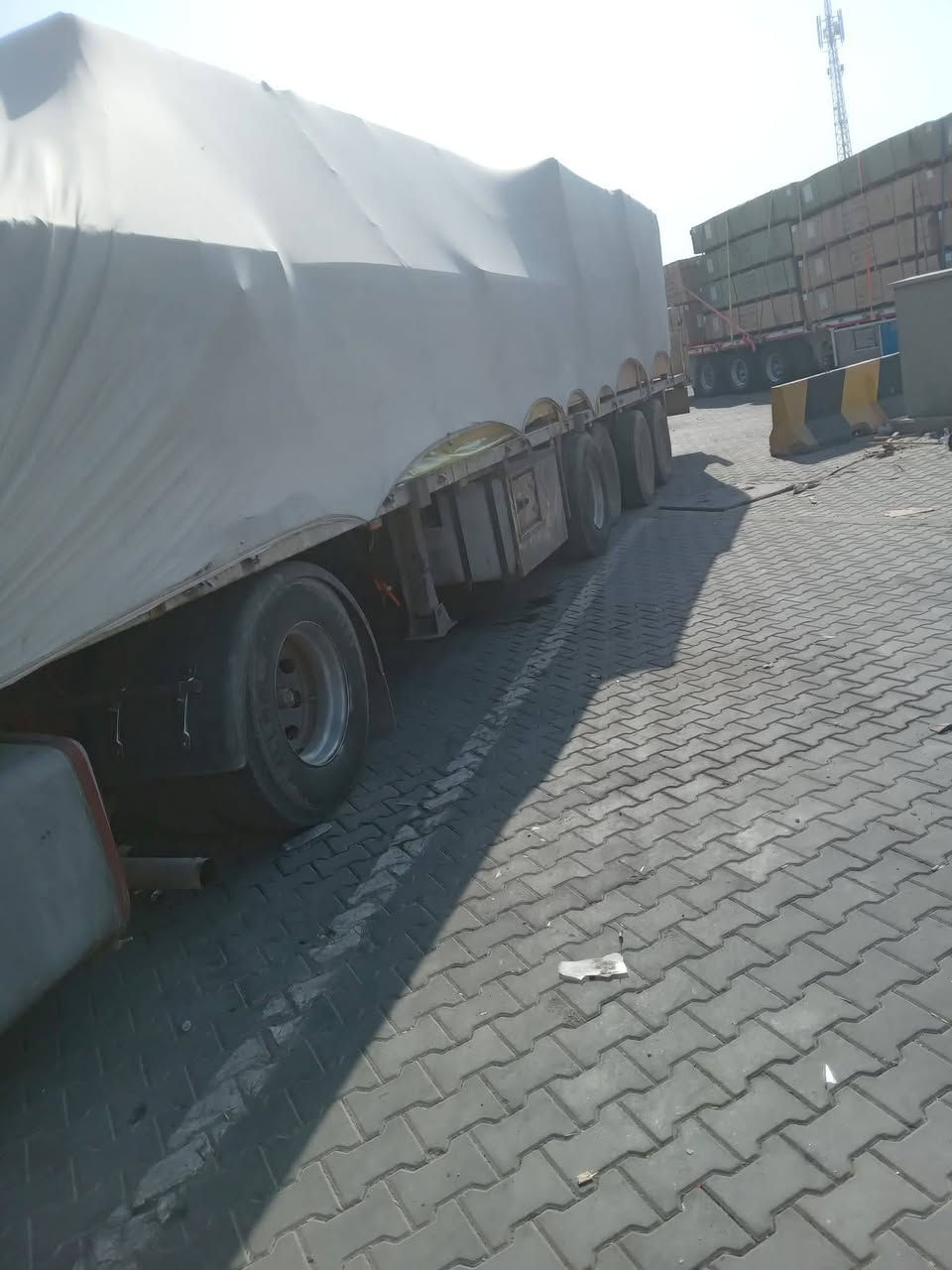 سلام عليكم عربانه لبيع  طوال ١٣٦٠ جهازه العمل ٤ محوار سعره ٤٠  مكاني بغداد شعله ***********
