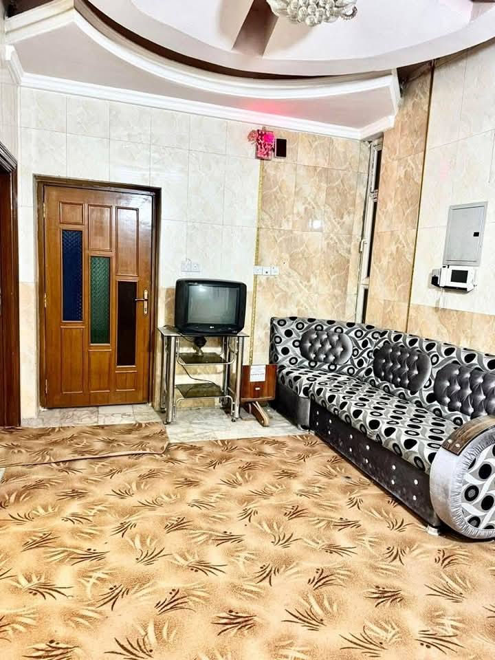 دار للايجار حي السعد المساحه 150 متر مؤثث بالكامل يتكون من غرف نوم عدد 4 صاله استقبال مطبخ مجموعة صحيات 
الي رايد دار مؤثث يتواصل واتساب 
***********
