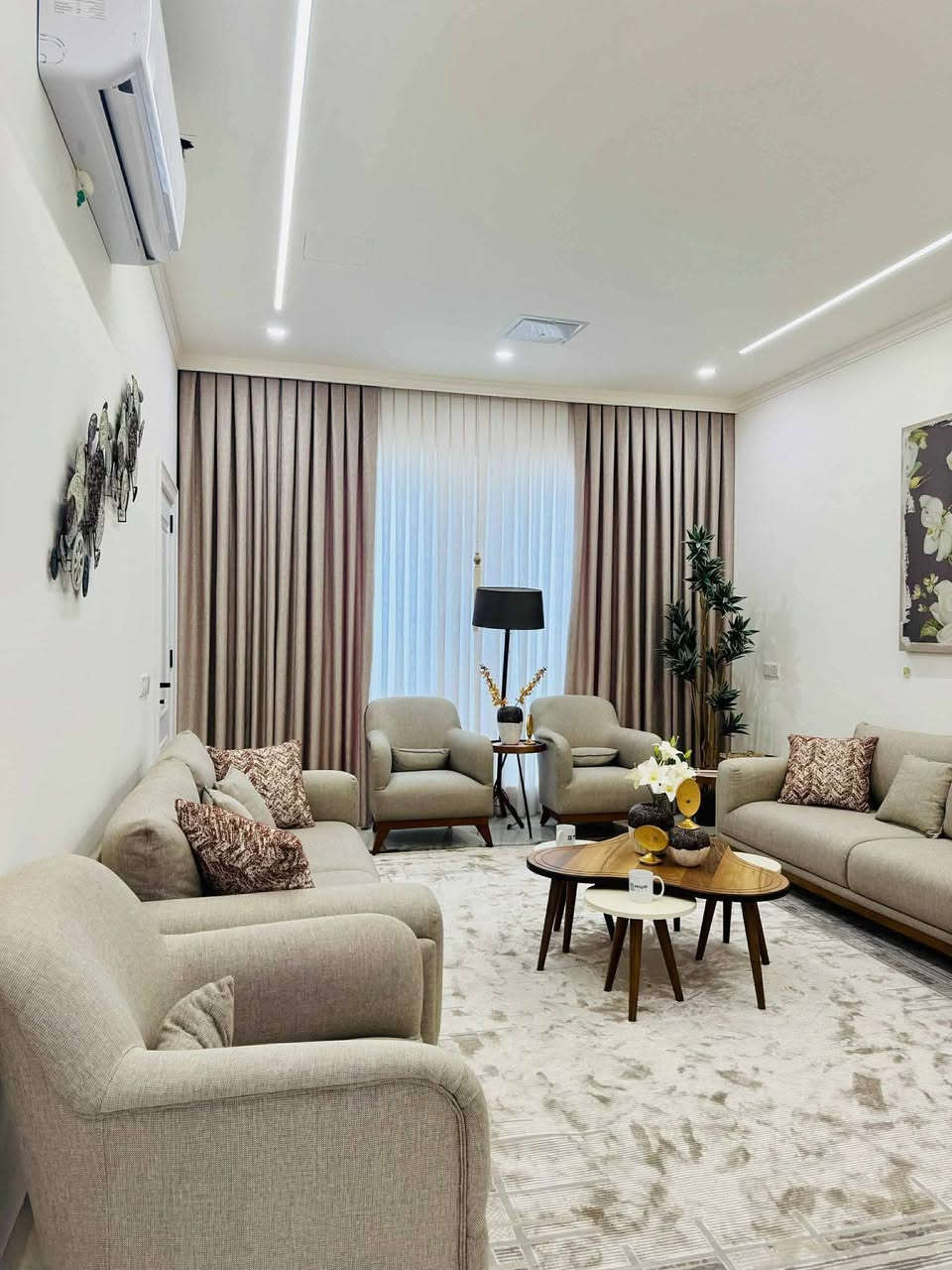 خانو بۆفرۆشتن/پرۆژەی هیواستی 🌷

 بــەنـقـدی  دەفـرۆشــین/بەشێوەی
 نەقد  پـەلـەبکەو لـەدەسـتێ خـــــۆتی دەرمـــاکــە
زۆنـــــی خـاوامان لایــە زۆنـێ سـعری مان لایـە کــریـــــــاران
فول مواسەفات 160مەتر پەلـەبـکەو فەریای کــــــــــــەوە

نرخی زۆر گونجاوە

*********** پـــــــــــاشـــــــــــــا👉
