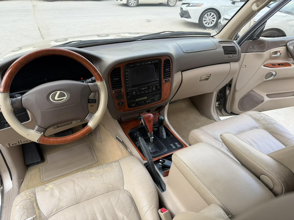 ڵیکسزس مۆدێل ٢٠٠٠
٦ بستۆن Lx 470 سلاید ناوزەرد چوار تایەو ویل تازە ڕەنگی برۆنز دو کوشن کارەبا سوکان کارەبا کوشن گەرم سەیارەکە جاهزە دو پارچە بۆیاخ ئەمریکا شوێن سلێمانی 
***********
