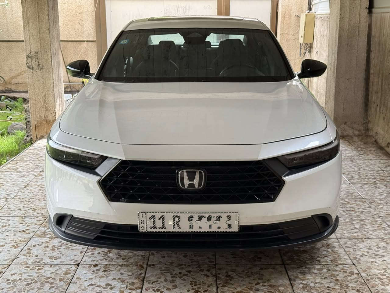 سلام عليكم للبيع فقط بدون مراوس 
هوندا اكورد سبورت 
رقم بغداد بأسمي
موديل :- 2025 
حجم المحرك :- 2.0 Hybrid

ضرر السياره :- صبغ باب وجاملغ خلفي  صور الحادث بالمنشور 

عداد المسافات :- 15.000 ميل
مواصفات السيارة :- Sport 
بصمة تشغيل 
تشغيل عن بعد  
شاشة نفكيشن
تدفئة كشنات 
شاحن وايرلس
تبريد خلفي 
لايت زنون 
رادار امامي 
رادار خلفي وجانبي 
رادار تحديد مسار 
كامرا خلفية 
فتحة سقف 
اوتو بارك 
هاند بريك بصمة 
درايف مود 
مثبت سرعة 
اوامر صوتية 
كرسي السائق كهربائية 
نظام النقطة العمياء  
سعر السياره :- 20.000$   بيها مجال بسيط 
مكان السيارة بغداد حي الجامعه
للاستفسار ***********
