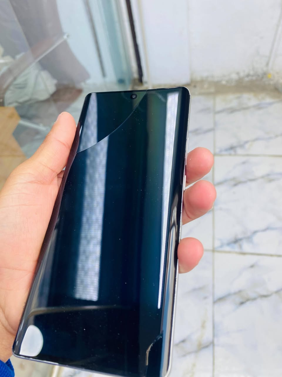 فقط بيه فطر ناعم للمراوس وياايفون13رقم***********
هاتف ريلمي مستعمل  Realme gt 6
Snapdragon 8s gen 3 

Ram : 24 gb 

stockage : 256gb 

الشاسة نوع: LTPO AMOLED 120 hz +1.5k 6000 nits
ببجي120 فريم
الكاميرات :
الكاميرا الخلفية:
50MP رئيسية مع OIS
8MP واسعة (Ultra-Wide)
تصوير فيديو حتى 4K 60fps مع مثبت بصري
 
الكاميرا الأمامية: 32MP تدعم تصوير 4k 

البطارية والشحن : 
البطارية 5500 mah 
يأتي مع شاحن 120w يدعم سوبر شارج

