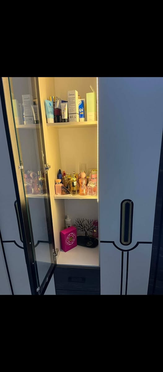 مرحبا للبيع غرفه نوم ستخدام شهر واحد فقط بعده بجيس ممشيول منها مكاني بغداد الدوره  سعر ٨٠٠ قفلل


**إذا كنت صاحب هذا الإعلان وتريد حذفه لأي سبب، رجاءا أرسل رسالة إلى الدعم الفني**