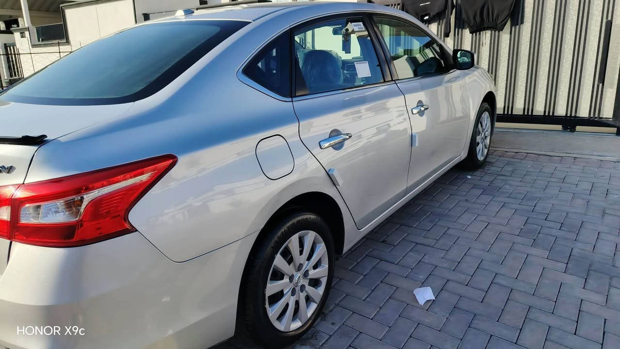 نيسان سنترا موديل 2017 sv 
بيه قطعه ونص صبغ بدون دواخل جاملغ و ربع بنيد
*********** كيفري, ديالى
