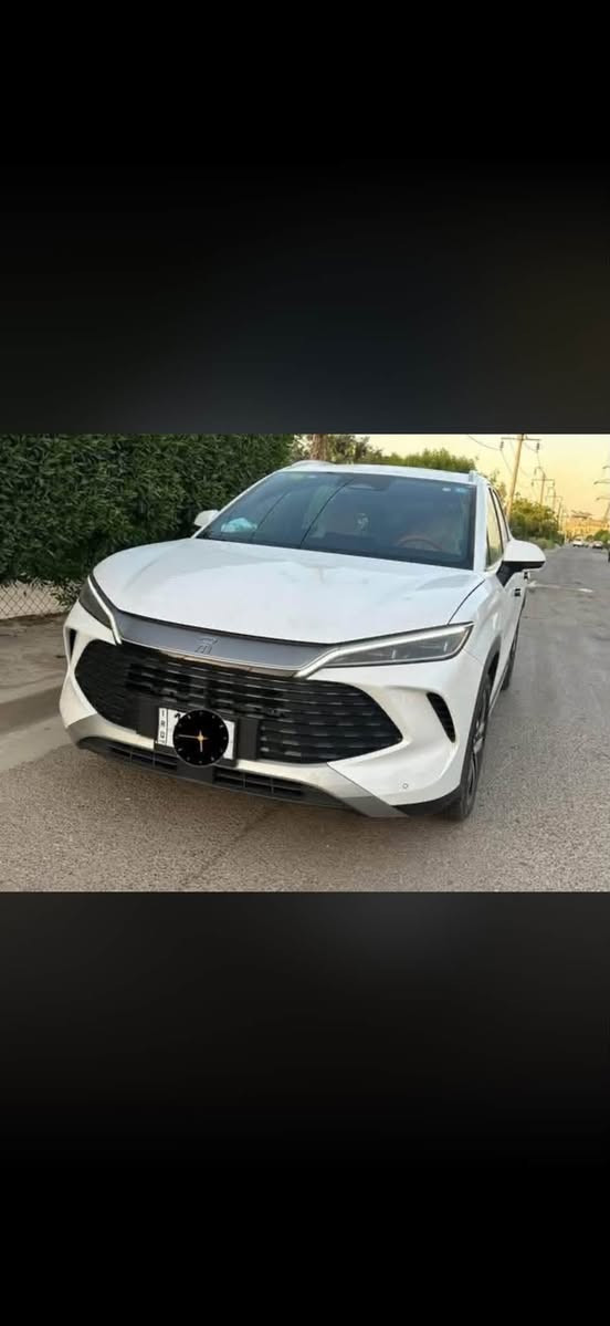 السلام عليكم للبيع بي واي دي سونك ال BYD Song L 
فلاكشب كرسين كهرباء وتدفئية وتبريد مقاعد فول موصفات داخل جوزي كامرات 360 شاشة داورة يعني سيارة بحالة الزيرو رقم بغداد ماشية ٩ الف مبيها لا شخط ولا رصعة سعر مناسب جداً ***********
