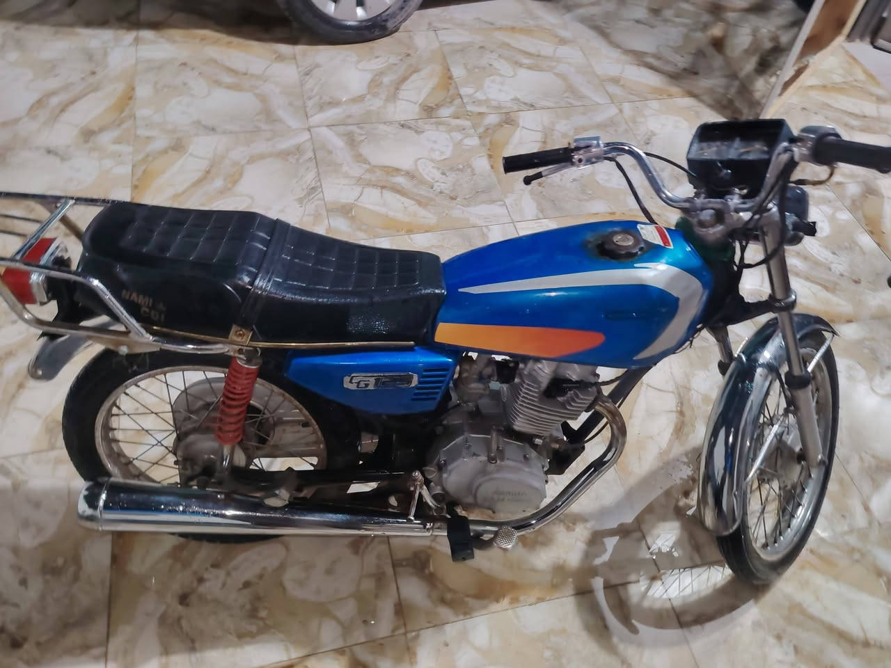 السلام عليكم دراجه ارشه موديل 2020 للبيع الدراجه كلك ضايعه الأوراق اكفلك سرقه الدراجه خير من الله لا تنقيص ولا تبخير بيها فقط صوت مال فيلاس يرادلها چواكيج وسعرهن 10 ما عندي وقت حته ابدلهن سعرها 275 وبيها مجال قليل جدا  *********** مكاني يم محطة الفؤادين
