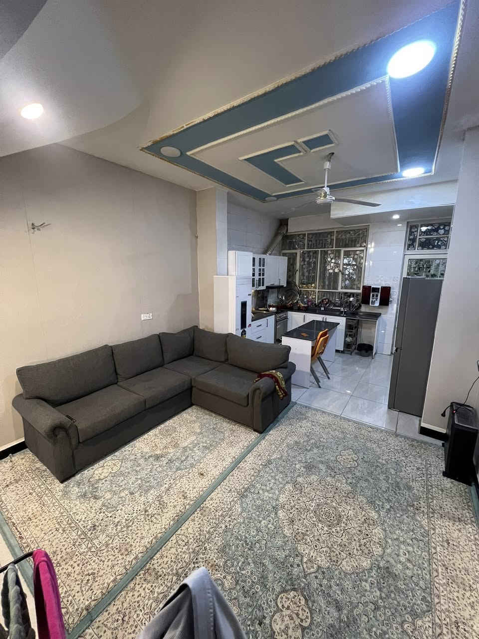 البيت في (الشعلة قطاع6)  
 مساحة 100م الواجه 8 والنزال12 ونص  الطابق الثاني يحتوي على 3 غرف (هيكل) العنوان، الشعلة الغربي شارع سكلة حيدر التميمي ثالث فرع على يسرة الفرع هدوء ومسدود رقم الهاتف ***********
