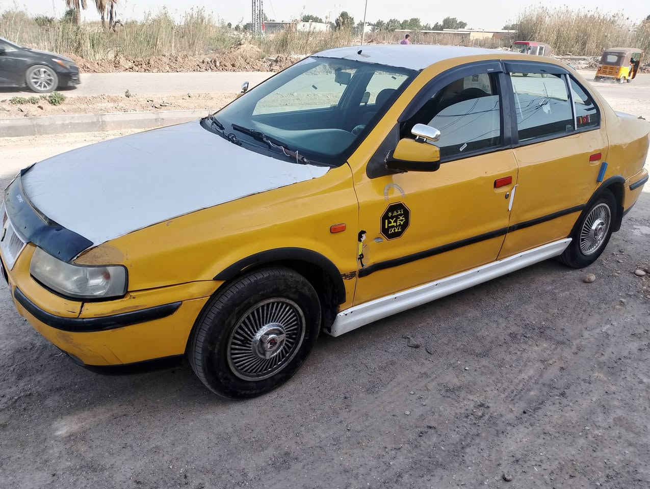 السلام عليكم سمند موديل 2009رقم بغداد مميز تحويل السياره مكفوله من الضربه والصبغ عدا باب خلفي وره السايق مكينه وكير خير من الله تخم تاير حداديه حلوه دواخل حلوه خياسات مابيها سنويه ساقطه صار 5سنوات هيئه مطلوبه سنه بس عندي وصل اخر تسديد السعر 27بيها مجال حك الجيه 
مكاني واسط النعمانيه 
واتساب ***********
***********
