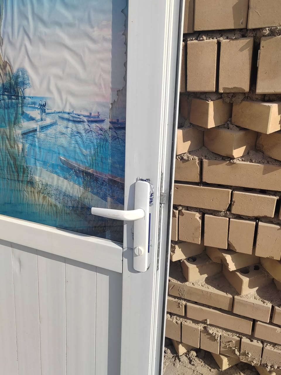 باب نوعيه بلاستك
عرض الباب 82
طول الباب 164
سعرها 20 الف بدون جرجوب 
البصره قضاء المدينه 
***********
