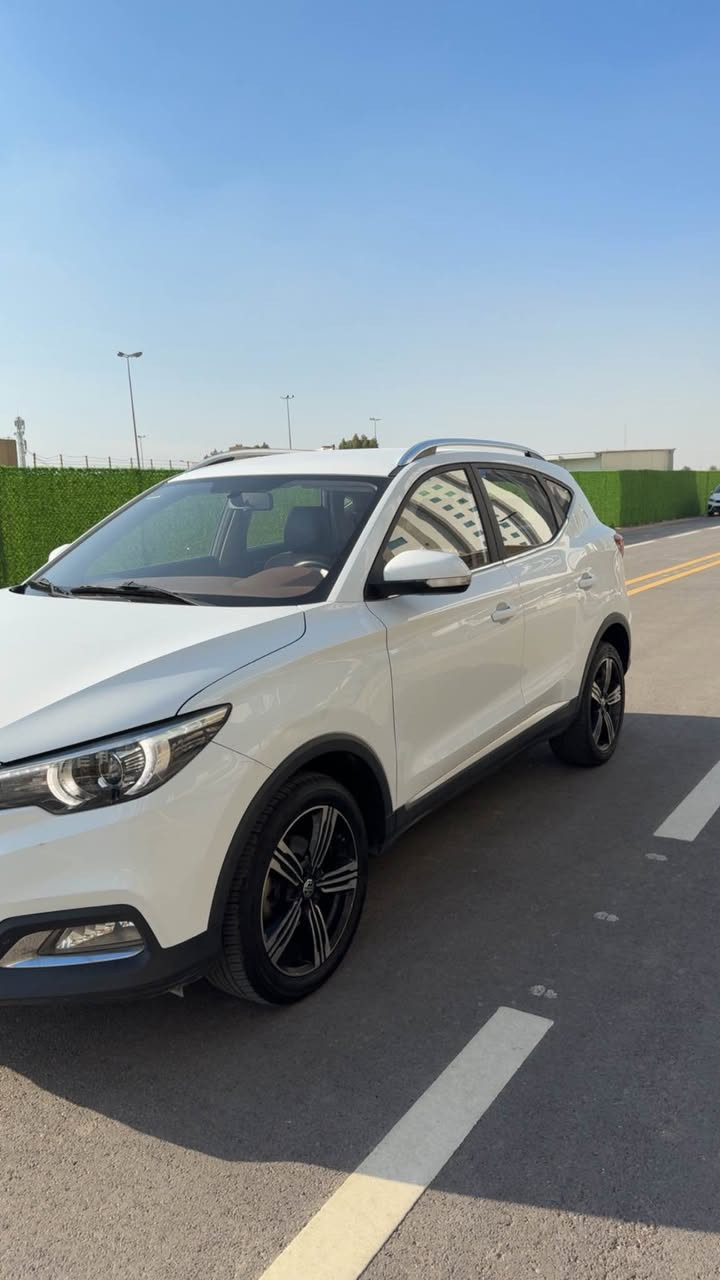 السلام عليكم 
للبيع سياره MGZS
موديل: 2020
ماشيه: (66000 الف كيلو)
بيها بارد بسيط بالجاملغ لخلفي والباقي مكفول
السعر: (11000$) يعني 110 ورقه وبيها مجال
للاستفسار: *********** بغداد, العراق
