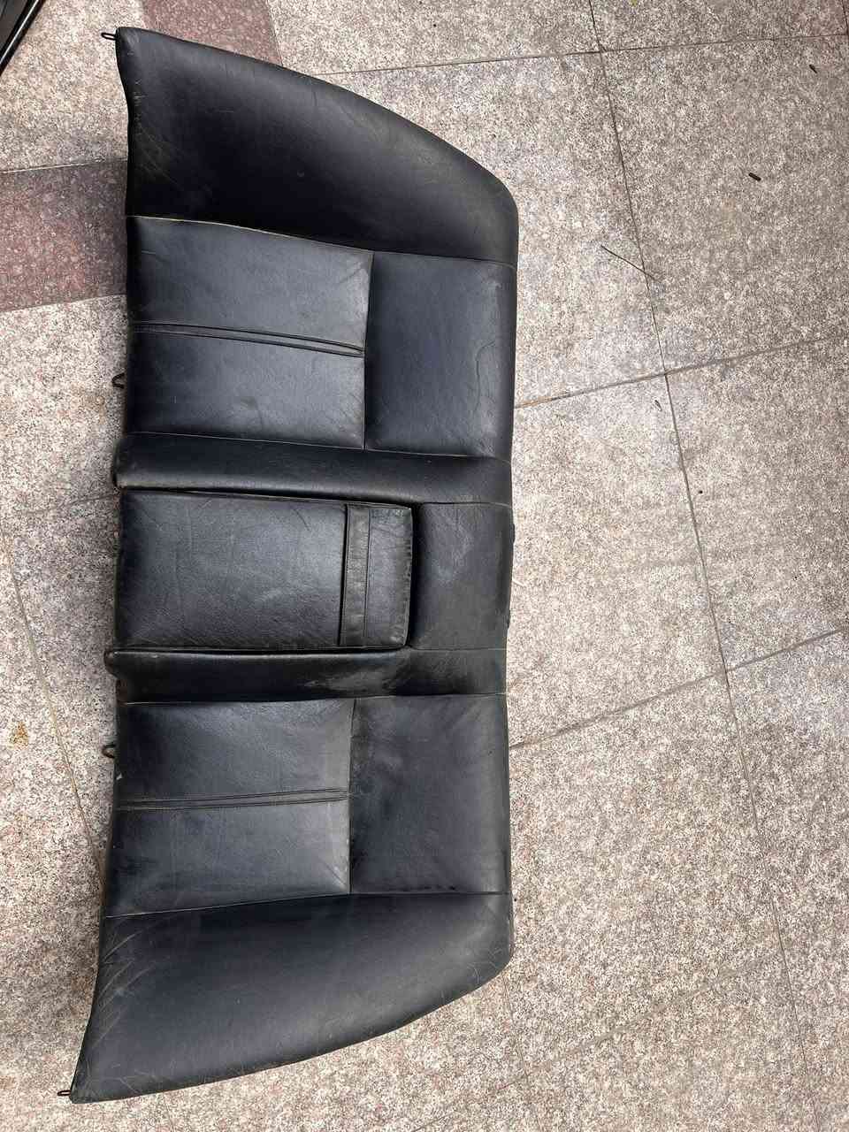 السلام عليكم
متوفر غرفه صقر 
دشبول امامي وخلفي
كڤرات تكم كامله 8 قطع 
حصان وسطي 
بطاين ابواب  وكشنات جلد اسود
الكشنات ميكانيك هيتر ونظافه 100‎%‎ 
سقف قماش 
قواعد ارضيه 4 قطع وبلاستك ترحيبBMW

ملاحظه لون الفورميكا اسود لامع 

السعر 500 الف


**إذا كنت صاحب هذا الإعلان وتريد حذفه لأي سبب، رجاءا أرسل رسالة إلى الدعم الفني**