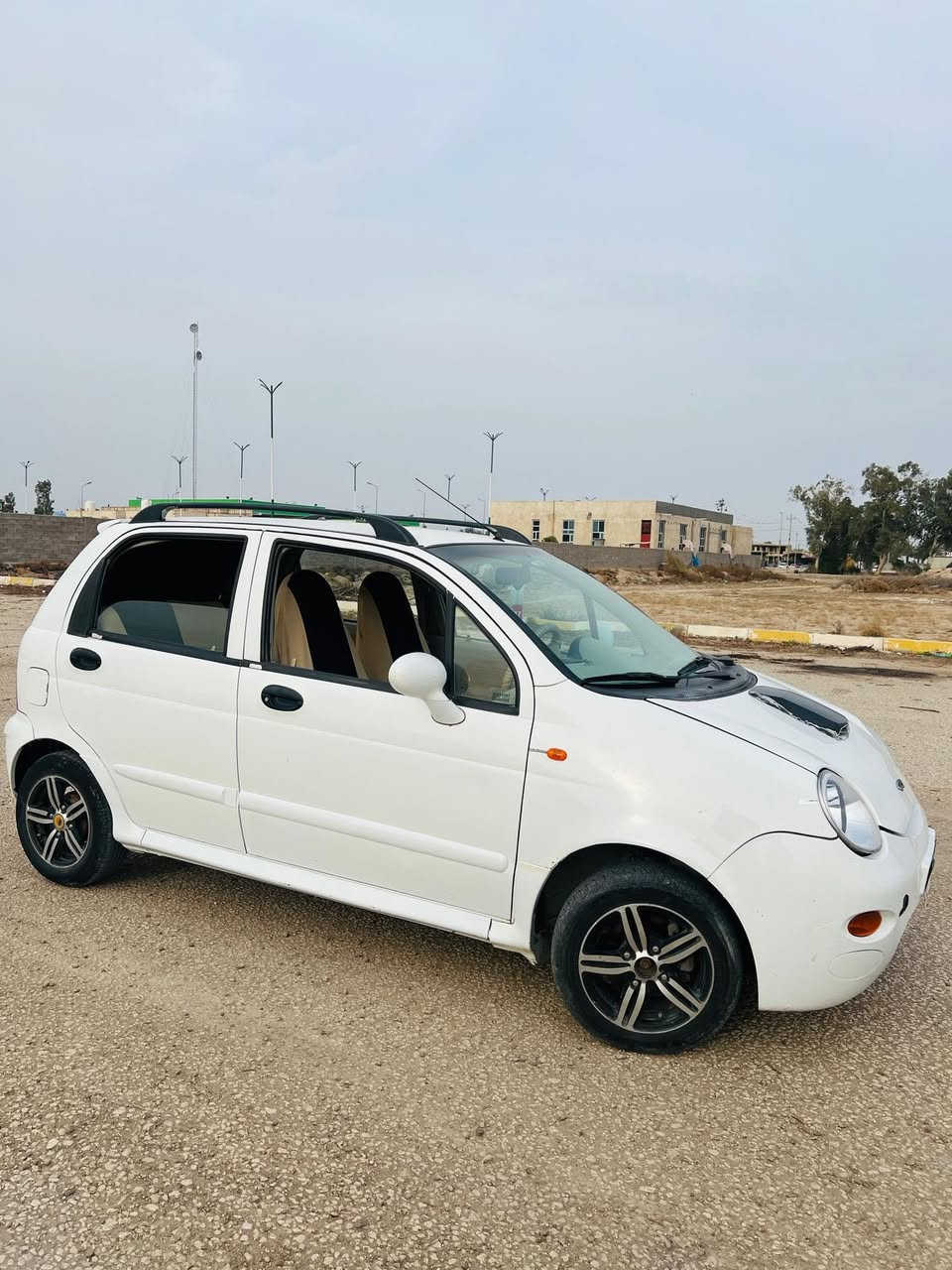 السلام عليكم للبيع كيو كيو للبيع 2013كفاله من دكت لجاكوك شرط عل بلاد بدون فتح تبديل او صبغ شرط كير اوتو او عادي رقم بغداد تحويل مباشر سعرها 33مجال بسيط مكانها بابل الطليعه ***********
