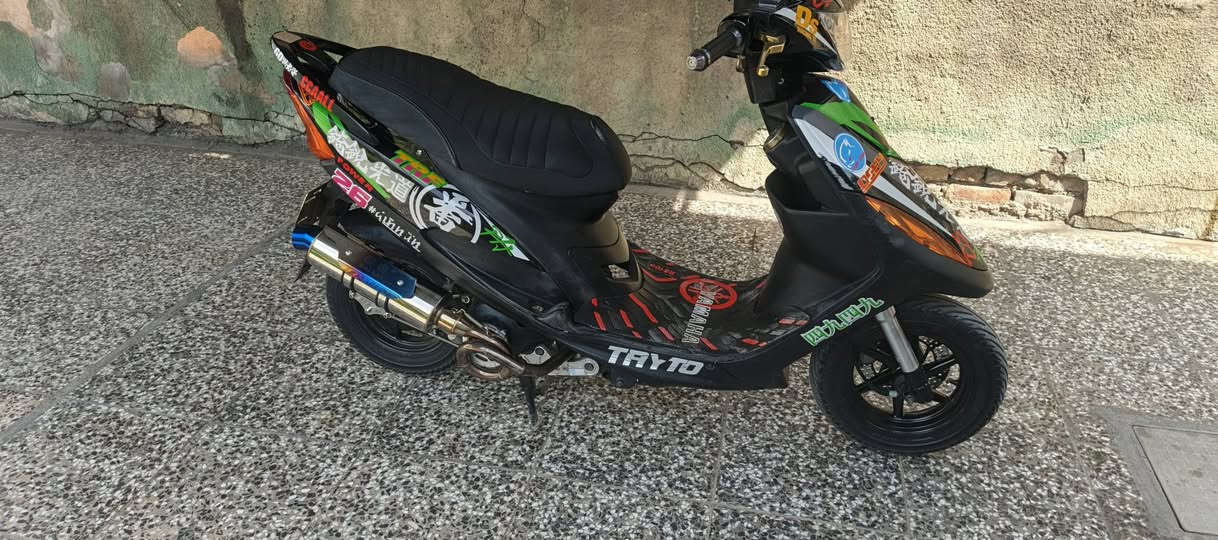 السلام عليكم ماكس للبيع المكينه ولفين كبار دراجه مزوده من طول لطول شوفت عينكم كلجات ار جي اس السعر 1750 وبيه مجال رقم ***********
