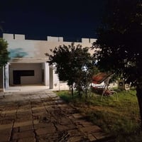 بيت كبير جدا 6 غرف نوم 6×4 واستقبال9×4 وهول9×4 وصاله كبيره ومطبخ بناء ...