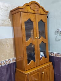 للبيع • خزانة • تفاصيل خاصة