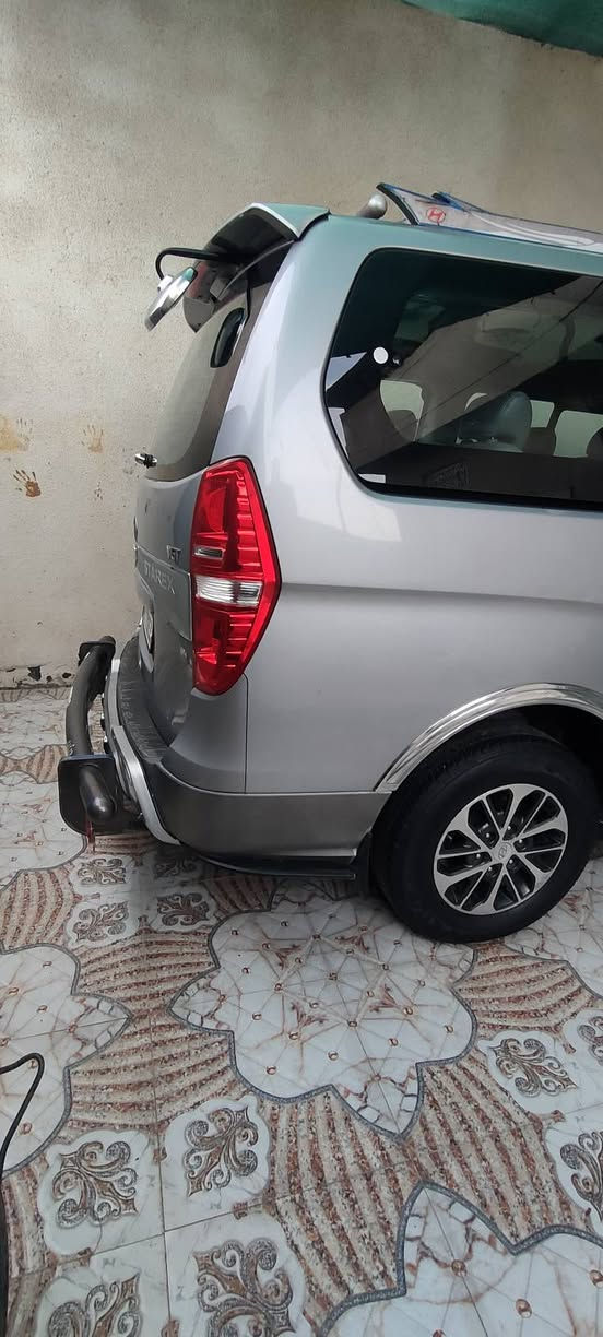 السلام عليكم. استاركس فان للبيع مديل 2021 اصل رقم اربيل
السياره كفاله عامه بس قطعتين صبغ من كوريا بدون حادث

مكينه دبلو كفاله

كير اوتماتيك كفاله

شاشه اجبيره 

تبريد ثلج

مرايه شفط 

اشاير بلمري

تاير جديد 

ويل كب جديد

درع امامي

درع خلفي

لايت زنون 

السعر 300 وبيها مجال

العنوان البصرة 

للاستفسار الاتصال ***********
