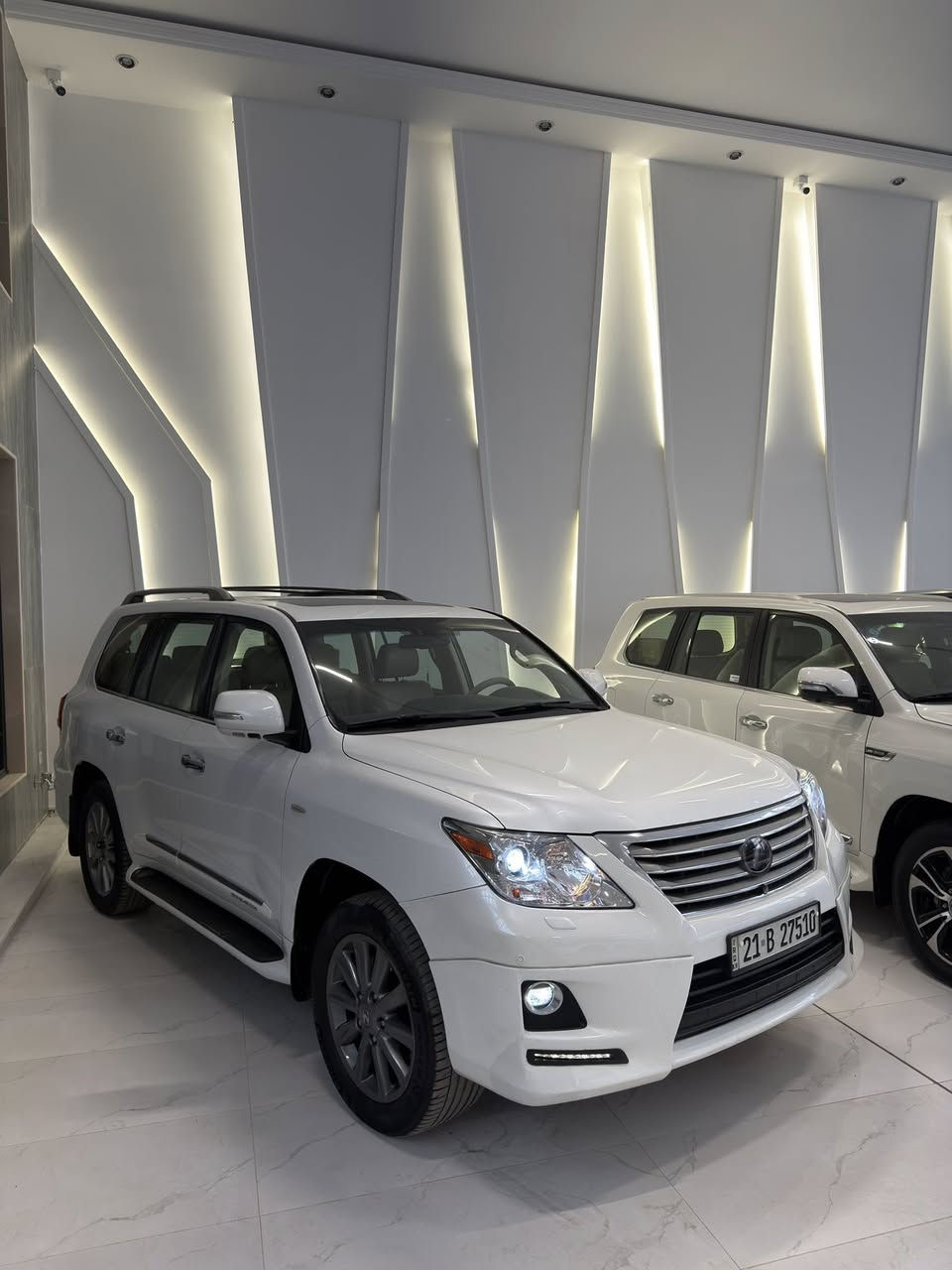 لكزس موديل 2010
رقم سليمانيه 
السياره كفاله عامه عدا دعاميه صبغ 
مواصفات السياره 
كشنات كهرباء 
كامره خلفيه 
رادار 
مقاعد جلد 
شاشه 
بصمه 
صندوك كهرباء 
سعر السياره 30000$ 

***********
