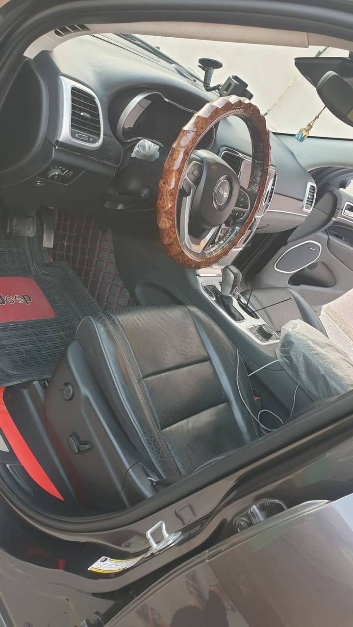 جيب سومت موديل ١٩ فول مواصفات واحد على واحد بعد سومت اذا تعرف بلجيب يعني ماكو مواصفه مابيه امريكيه ظرار بصيط جاملغ او بنيد  السكن بغداد  هذه رقم الهاتف *********** اذا اكو مراوس بتاهوو سوده من ٢٠ او جوه

