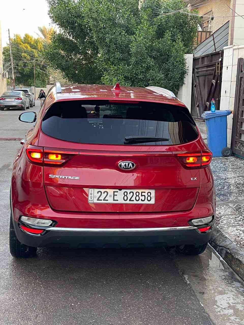 سلام عليكم
كيا سبورتج 2021 EX 
فول مواصفات عدا الفتحة 
مواصفات ل EX
ماشية 48mi استخدام شخصي 
بدون صبغ فقط بارد يم قبق البانزين 
مكاني بغداد حي الجهاد 
*********** 
ب اسمي
