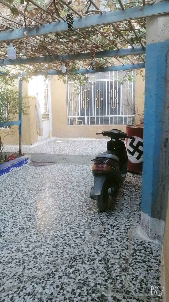 السلام عليكم
دار مساحة 200متر في كربلاء كنطرة السلام شارع المدرسي  يبعد عن الامام 10  دقايق 4 غرف نوم وحدة ارضية و 3فوك 

للاستفسار الاتصال على الرقم 

( ***********)

 الخدمات / ماء + مجاري + كهرباء + انترنت ضوئي 
يحتوي على اربع سبالت 
استقبال
مطبخ
صالة
حمام +WC خارجي وداخلي
حديقة
كراج سيارة
ترك خلفي
باب سلايد + باب خلفي
سطح ناصي وسطح عالي
طابو سند 25.     اقرار محكمة
