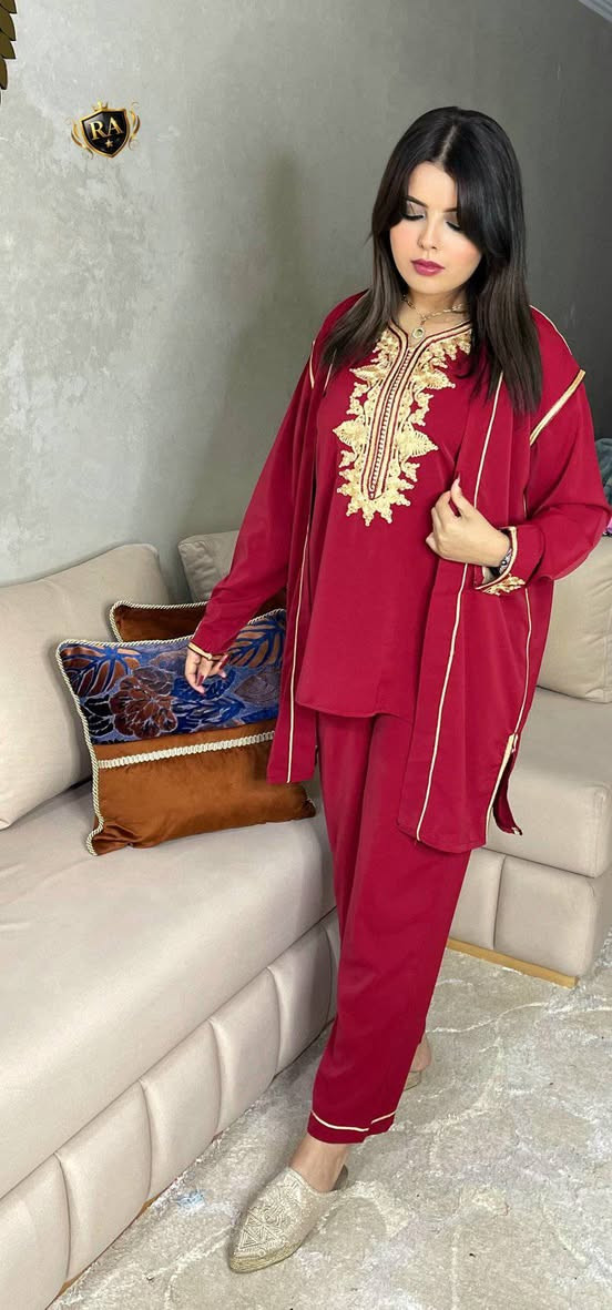 🟢💫  *جديد  new* 💫🟢
________________________________________

🔵جبدور 3 بياس أنيق فصالة مثالية   للافراح و المناسبات 
🟢ثوب كريب سامبل ✨من النوع الممتاز رطب و طايح 
🔵مخدوم بلقيطان و بالسفيفة أصلية برونز  
🟢مطروز بالطرز  كاطفيل برونز بجودة و إتقان 👌
🔵⚡متوفر بألوان رائعة ⚡

🟢المقاسات :S M L XL 

🔵الثمن: مناسب


**إذا كنت صاحب هذا الإعلان وتريد حذفه لأي سبب، رجاءا أرسل رسالة إلى الدعم الفني**