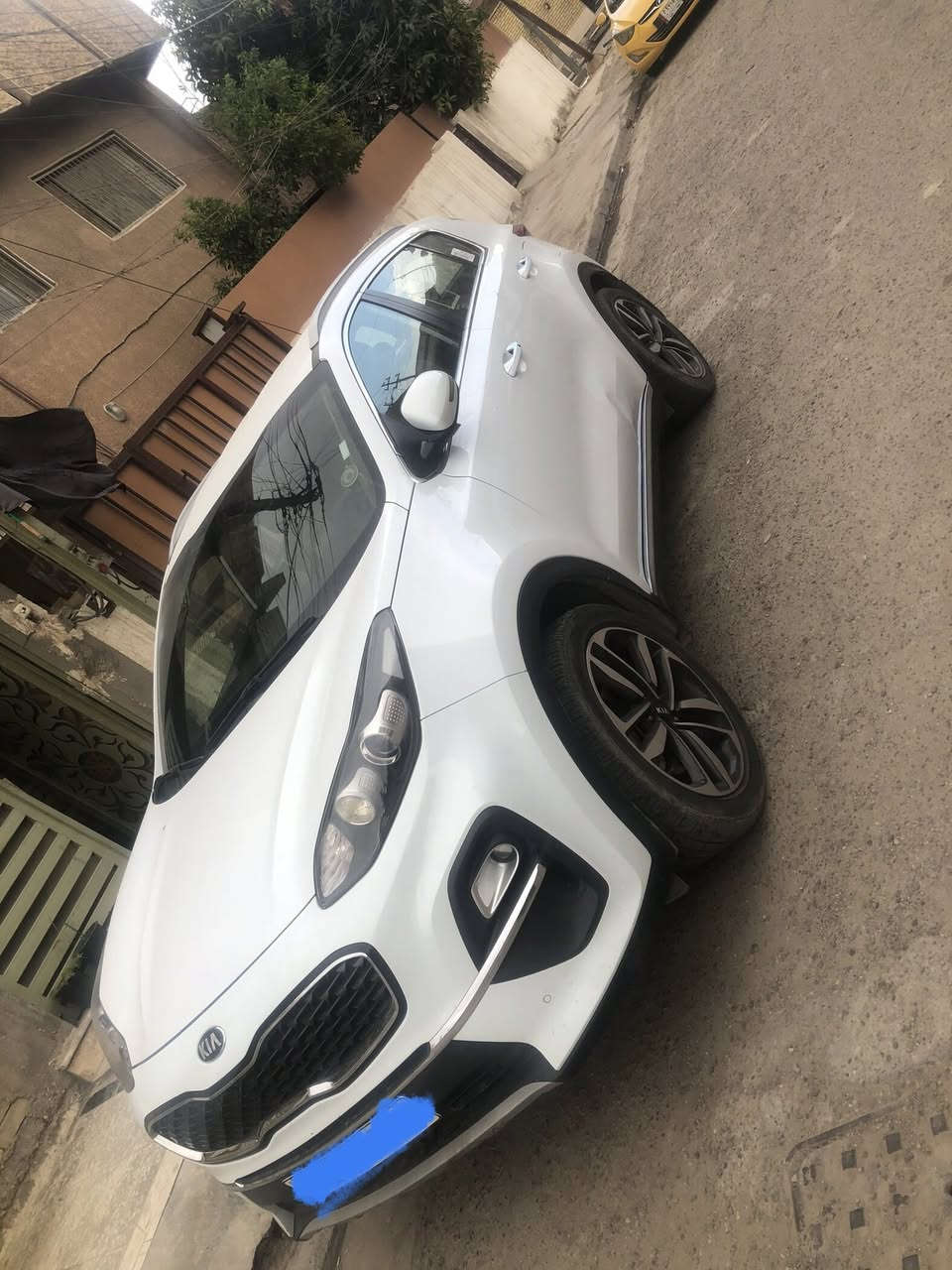 سلام عليكم 
كيا سبورتج 
موديل 2021
السيارة مكفولة كفاله من ضربه وصبغ وتبديل ماعدا الي موضحة بالصور بارد بسيط ورصعات ثنين 
موصفاتها : 
مكينة 2000 دوش
بصمةتشغيل
بصمة عدد 2
وبصمة ابواب 
تشغيل عن بعد 
ترحيب عند الاقتراب
ماشيه 74 الف حقيقي 
مري شفط 
لد نهاري  + بك لايت LED 
لايت ضباب
ويل كب 19
كشنات جلد 
مود درايف 
تحكم ستيرن فول مع تحكم بلوتوث
قطعتين تبريد امامي وخلفي 
سايد بريك قدم 
لايت اوتو
اريل نفكيشن
حساس امامي
ويل كروم 
حساس خلفي
نضام منحدرات
كامره دواره 
شاشة اعطال
بعد بيها هواي موصفات
السعر 218 
السياره ب اسمي تحويل مباشر 
رقم بغداد 
مكاني بغداد/ البنوك  
ه‍ ***********
اتصال فقط بدون واتس اب او ماسنجر
