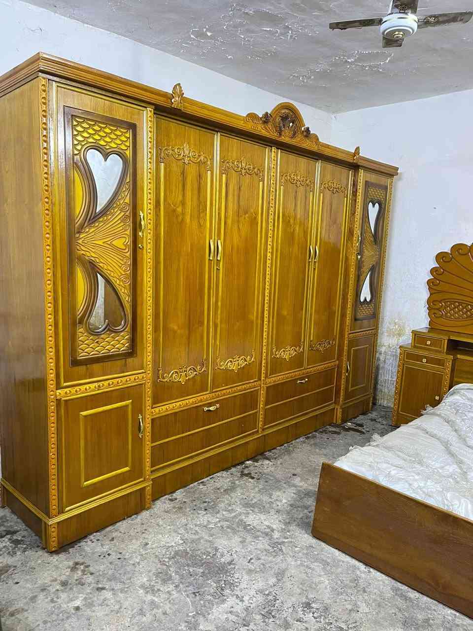 غرفه أخشاب مستعمله للبيع اخت الجديده ٦ابواب ملحق صاج الزاويه كنتوريه ضهر جرجوبه براغي مديل حديث السعر 650بغداد الاتصال ***********متواجد واتساب اكو توصيل بكروه
