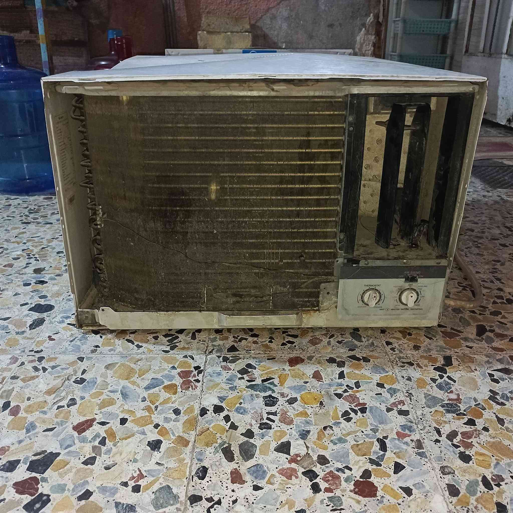 السلام عليكم مكيفات اثنين طنين سعر الواحد 250وبيهن مجال لشراي يتصل ع رقم ***********
