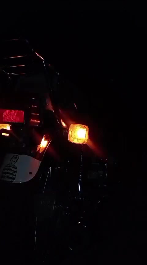 السلام عليكم شباب دراجه نضيفه معنه الكلمه دراجه تعمير شاصي ٢٠ والتعميره ٢٦ الدراجه  اوراق اصوليه صار شهر من عمرتهه مكاني ذي قار قضاء الفجر المو شراي لا يتعبني هذا رقمي ***********
