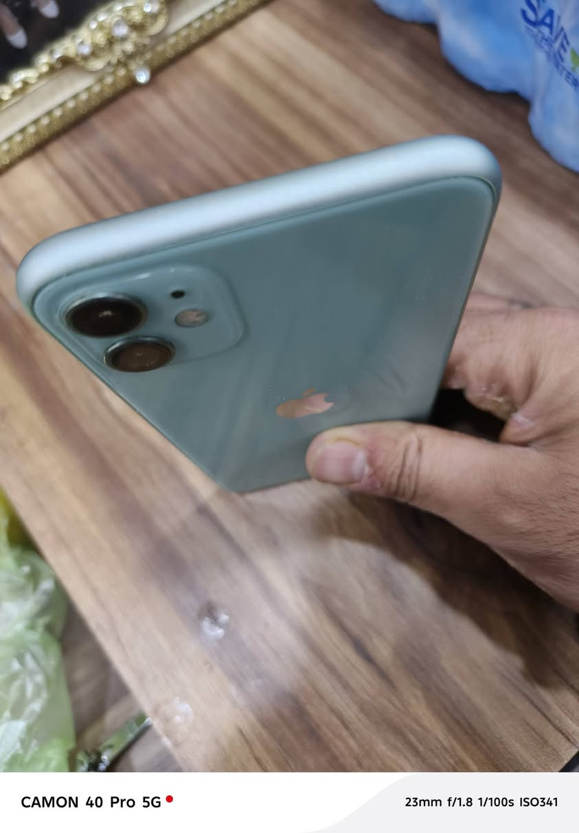 سلام عليكم ايفون11عادي ذاكره 64 نضافة ٪100 نموذج M كلش نضيف ومامفتوح ولا داخل صيانه ابد بطاريه 72 سعرة 215 وبي مجال بسيط مكاني بغداد حي الجهاد *********** وبلعافية على الي ياخذه
