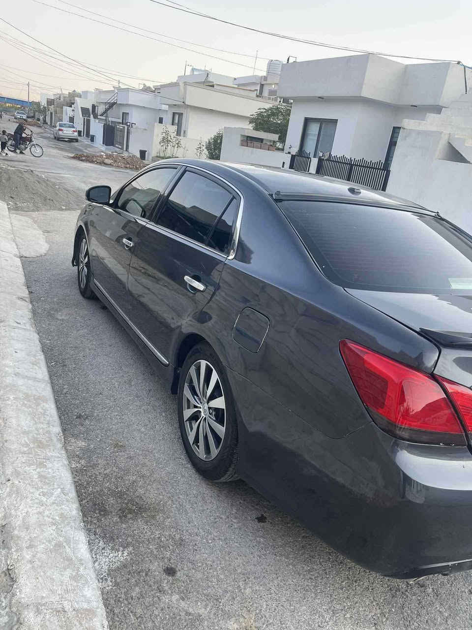 ئه ڤه لؤن ٢٠١١
براوه 
ره نگ نه وتي
ئه مريكي
به س به سمه نييه 
سلايت
ناو زه رد
٤تايه و ويلي لوكي بو كراوه 
گيرو مه كينه به شه رت 
چركه ي تيدا نييه
خازيي ئييتاليي له سه ره

Admin ♥️

*********** رانية, السليمانية
