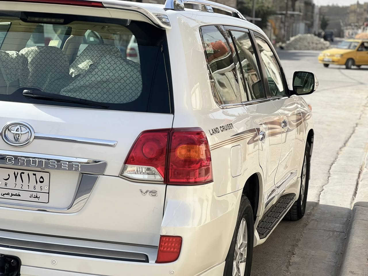 للبيع
لاندكروز 2013
رقم بغداد  بأسمي 
6 سلندر 
فورويل 
كرسي كهربائي 
كشنات جلد بيجي كلش جدد
داخل صاج ملكي 
شاشه كبيره كامره خلفيه 
ثلاجه بالتچوه تحكمات ستيرن
دركه صاج مري شفط وأوتوو 
بصمه بيبان وتشغيل 
8 ايرباك
حساس. امامي خلفي 
زراك لايت حاجب لايت 
لايت فوول زنون
مري قلاب عند البك
مري شفط وأتوو عند القفل والفتح
جام يصعد وينزل عند القفل والفتح 
7 راكب تبريد 3 قطع 
سلايد رووف
تخم تاير جديد جداً باتري جديد 
صدر زيرو
العداد87 حقيقي 
سياره جداً ً جديده خاليه  من كل نقص
بيه نصف جاملغ خلفي صبغ 
وشبر بارد بل جاملغ إلمامي يم الدوسه
باقي كفاله
السعر 338 ورقه  بيهه مجال
مكاني بغداد 
***********
