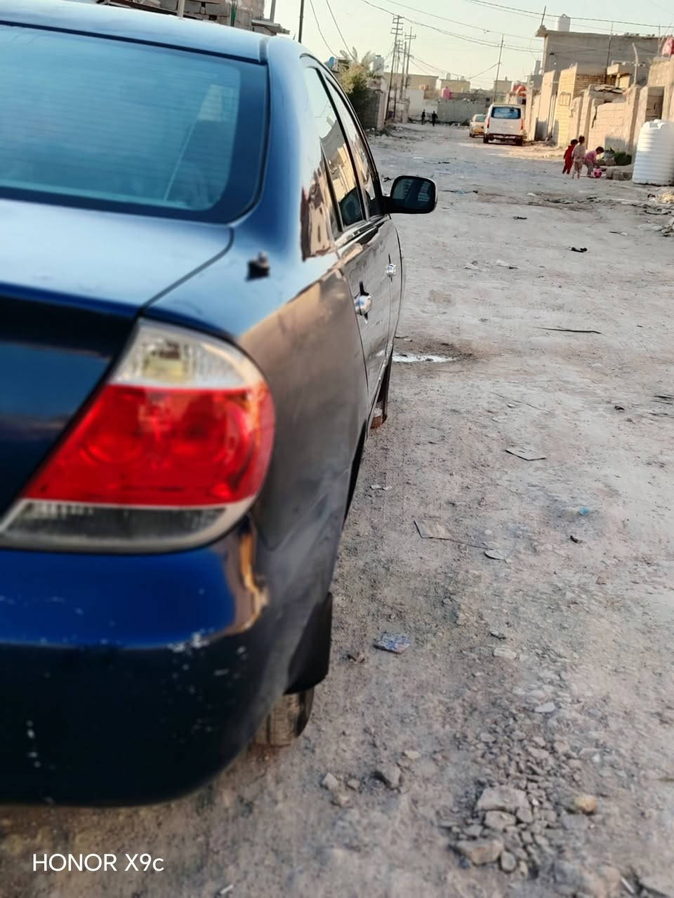 كامري موديل 2003 محدثه 2005
سياره حلوه وخليجي  الظربه موجوده بالمنشور تخم تاير تبريد ثلج السياره مرشوشه فقط وسرا له صبغ عام للجماليه
واكو شغله الخارطه مال التبريد شبه العاطله وطلعت ويارين ويشتغل التبريد *********** متواجد واتساب مكاني واسط 90  السعر وبيه مجاااال
