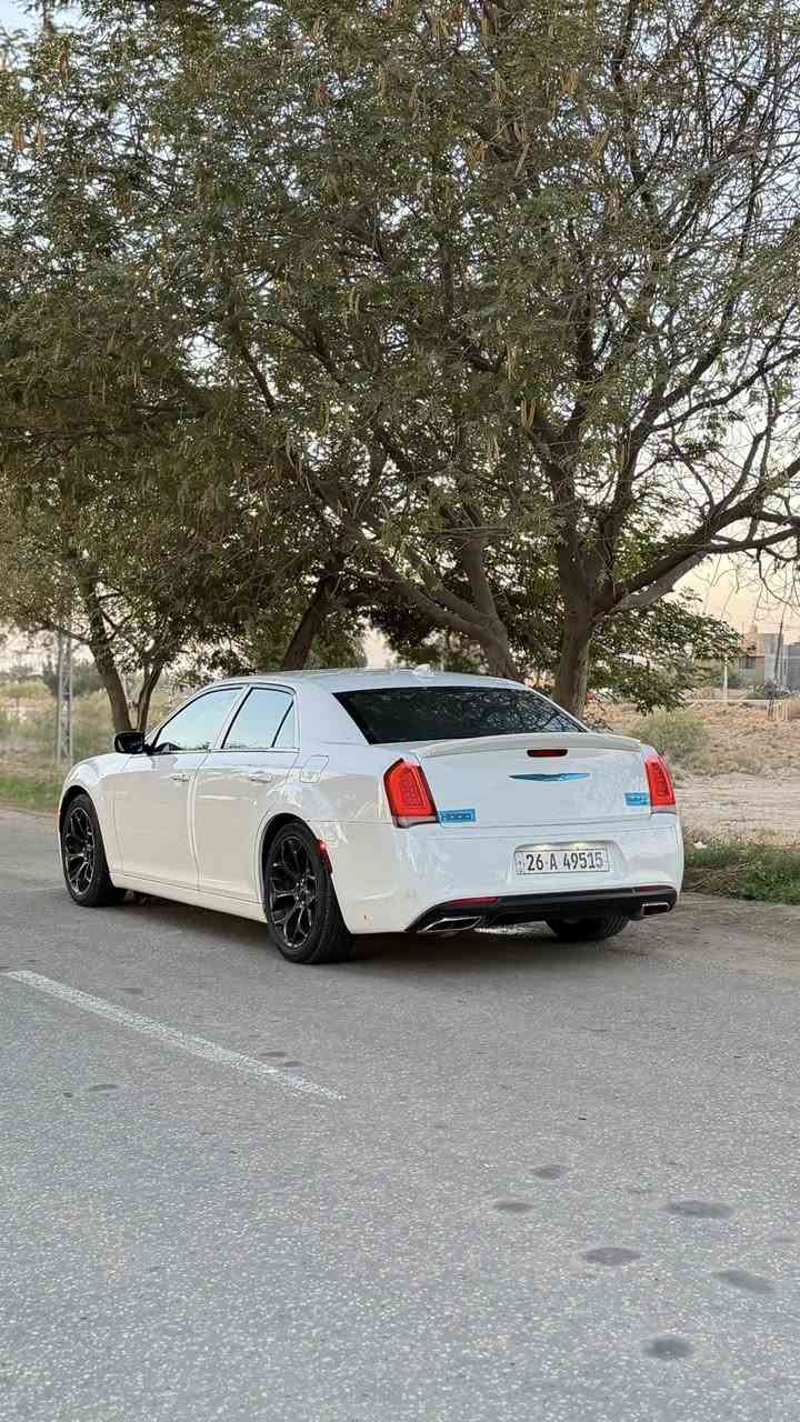 كرايسلر 2019 S 
- شفتات ستيرن
- داخل اسود 
- شاشة كاربلاي نفكيشن
- اشارت ترحيب 
- تشغيل عن بعد 
- ويل حجم 20 
- كشنات كهرباء 
- سستم صوت الباين  
- رقم مشروع وطني وين ما تحب تكدر تحول وتنقل ملكيه وبسمي سياره هزه جديده ورقم دولي جديد
السيارة كفاله عامه من صبغ بشرط قطعة وحده تبديل بنيد اصلي وكاله 
بـسعر 240 وبيها مجال


**إذا كنت صاحب هذا الإعلان وتريد حذفه لأي سبب، رجاءا أرسل رسالة إلى الدعم الفني**