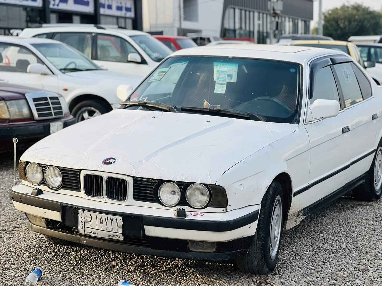 BMW 520 
مۆدیل١٩٩١
سەنەویو ئەوەلیاتی گشتی بەشەرت
سەیارەکە زۆر جوانە 
گشت گیانی ئیشەکات
چوار تایەو ویلی لۆک
تەقەورەقە چرکەی تیانیە سەیارەکە مەسروفی نیە
شوین کەلار 
ژ.م ***********
