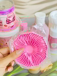 بوكس عناية • مقشر وجه وجسم • غسول مناطق حساسة