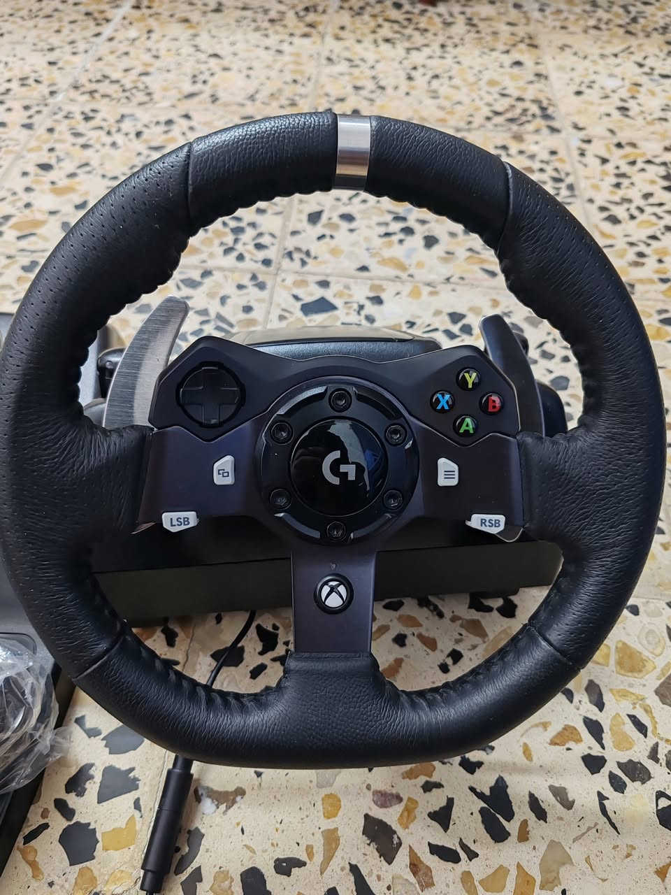 g923 نسخة اكس بوكس وبيسي
نضافه 95٪ استخدامه جدا بسيط بدون كارتونه مكاني بغداد الي يفيده يخلي سعر


**إذا كنت صاحب هذا الإعلان وتريد حذفه لأي سبب، رجاءا أرسل رسالة إلى الدعم الفني**