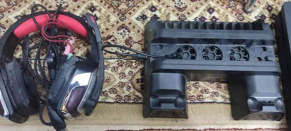 يوجد بلي 4سلم نظيف ما داخل صيانه مع كامل ملحقاته مع يدة اضافيه و قاعده مبرد +شحن يدات+مكان للاقراص وسماعه ويوجد اقراص للبيع كذلك و يو بي اس شحن كامل ساعه كامله وبي مجال
للاستفسار ***********
