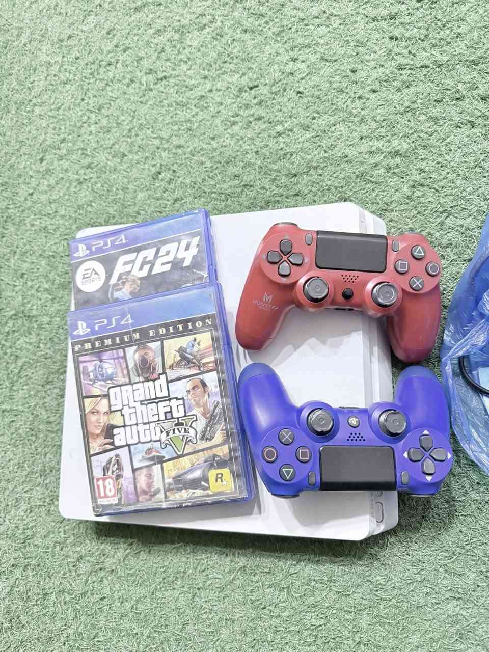 بلي فور سلم ياباني مهكر
نظام 12.50 مع 3 اقراص
فيفا 24 + 23
جي تي اي فايف
لوك ستيكر ما مفتوح
السعر 265
التواصل *********** متوفر واتساب
