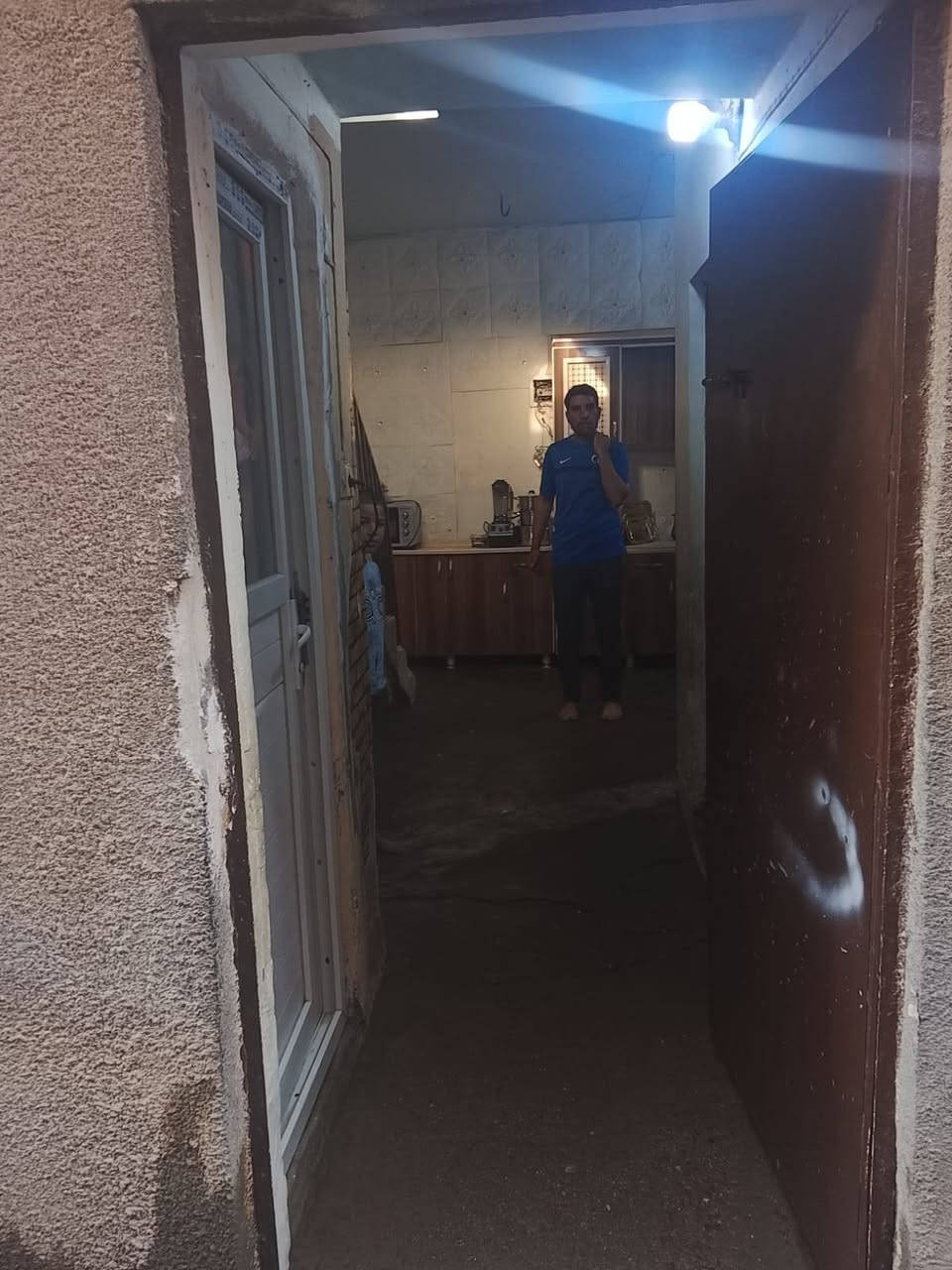 السلام عليكم
بيت ٣٠٠ م قديم  للبيع 
  طابو صرف
مكان مميز على شارع عريض 
قرب جامع النصر قريب من الشارع العام 
السعر ١٩٠ مليون مع المجال 
مكتب الوسيط للعقار وبناء الدور
***********
***********
