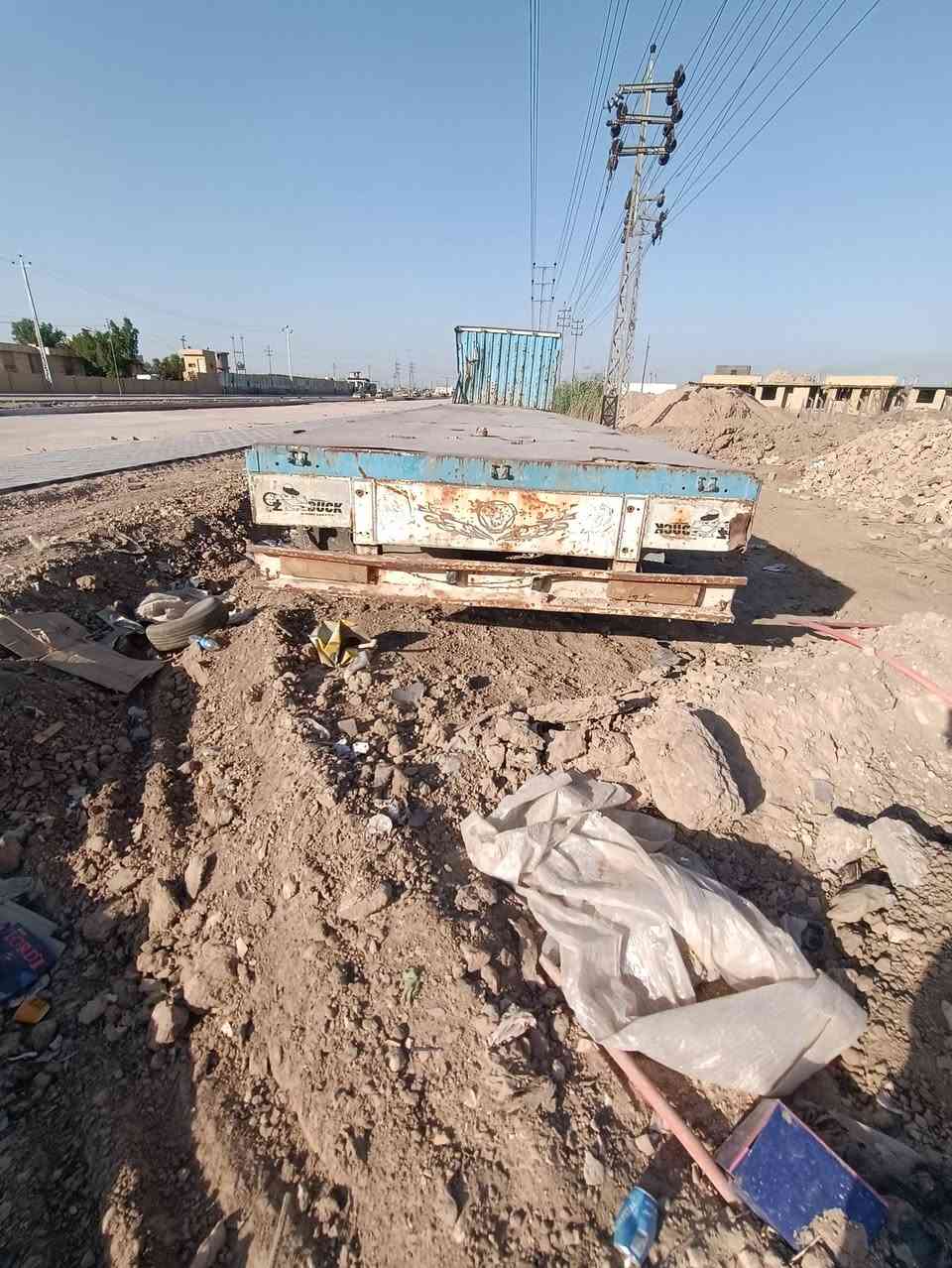 سكانيا 91 للبيع
عربانة فلات مرسمة
تايرات حرفش 
خيط بخار بالمكينة
***********
