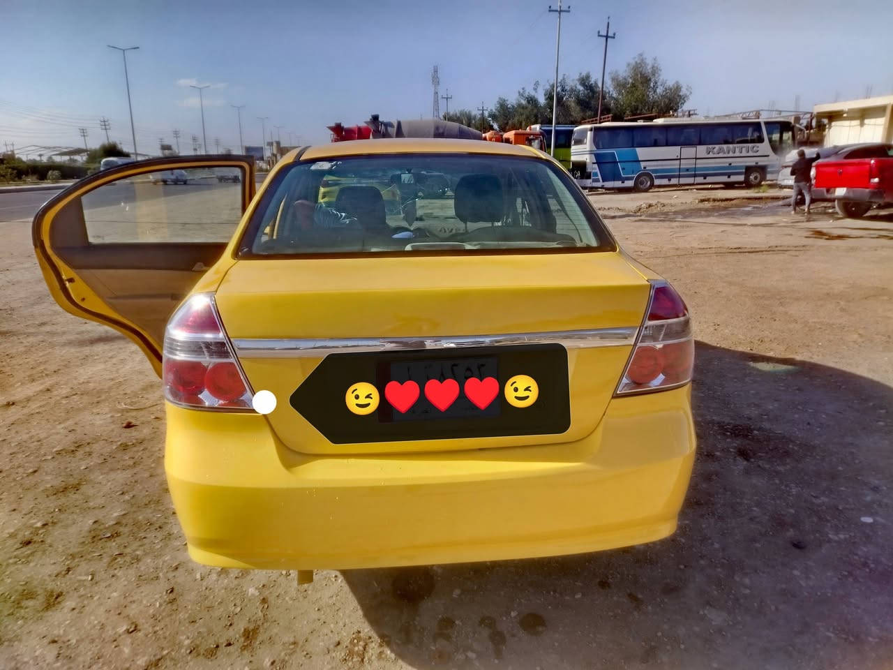 السلام عليكم افيو 2009  خليجي للبيع مكينه مفتوح خير من الله تبريد شغال السياره اي نقص مابيه ضربته بس جاملغ السياره جديده السياره ربع مذب عليه  عارضه 45 وبيه مجال اتصل ***********/***********
