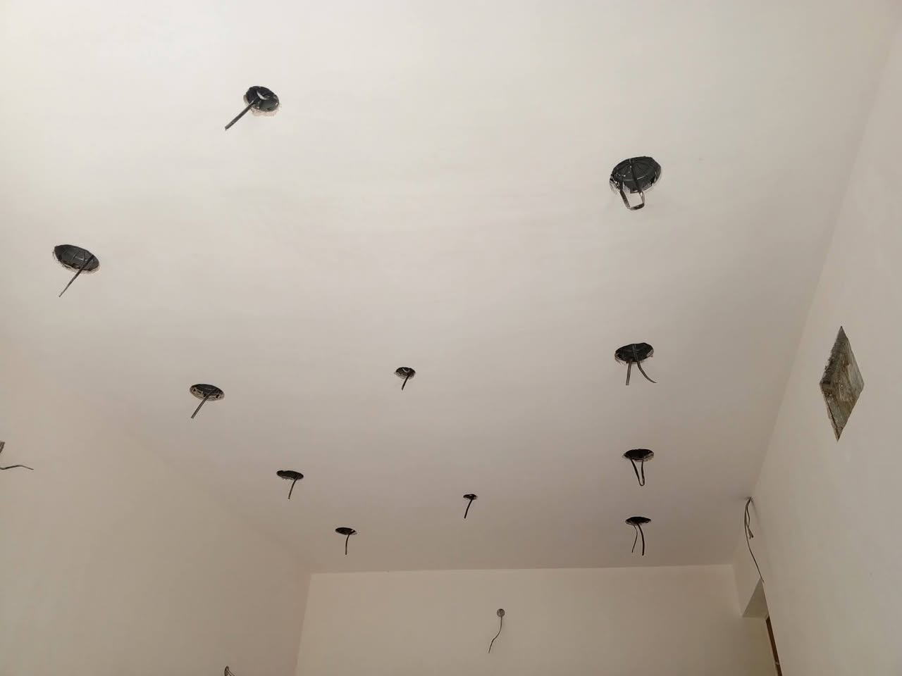 اخوان السلام عليكم اخوكم لخلفه ابو عباس جص بورك بياض تشميع شغل درجه اولى مو مبتدئ سالي 6سنين امرس المهنه اي ستفسار اتفضلو وشلعون عيوني الثنين***********
