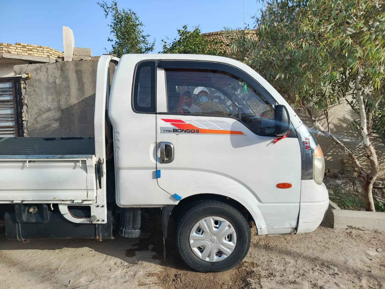 سلام عليكم كيه حمل موديل 2007 بسمي رقم انكليزي مكينه كير خير من الله مكينه 3000 مفتوح بعتهي بدهن شركه حداديه لكدام توني مشتغلها طخم تاير جديد كفاله من شاصي وضربه قويه فقط بيها تلحيضات بصيطه سياره خير من الله ترايكه وين مايعجبك سياره ماذب عليها شي كبل لشارع 
سعر 82 وبيها مجال 
مكان ناصريه مركز  ***********
