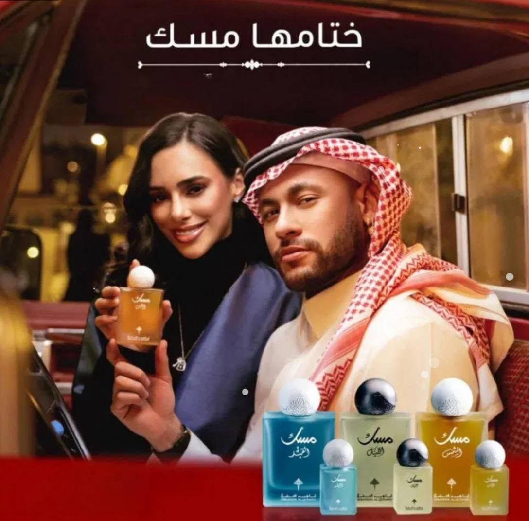⁨ سيت مسك ابراهيم القرشي لكلا الجنسين Ibraheem Al Qurashi Musk Perfume Set Unisex 🩵🫧🍬 
يتضمن 6 عطور متنوعة بروائح مميزة وغنية. 
♡  الحجم الكبير 3 قطع 75ml 
♡ حجم ميني 3 قطع 10ml 
النـوتـات العطرية :
- مسك الليل : 😔🌠
البرغموت، الكشمش الأسود، التفاح
خشب الأرز، الباتشولي، الكراميل
المسك، العنبر، الرمان
مسك الشمس : ☀🥹
القرفة، الهيل، زهر البرتقال، البرغموت.
 البوربون، الإليمي، الفانيليا.اللوز الحلو، المسك، الأمبروكسان، خشب الغاياك.
مسك القمر : 🌙💋
الليتشي، الراوند، البرغموت، جوزة الطيب. الورد التركي، الفاوانيا، المسك، الفانيليا، البتاليا. الكشميران، البخور، خشب الأرز، نجيل الهند الهايتي

سعر المجموعة 35 الف


**إذا كنت صاحب هذا الإعلان وتريد حذفه لأي سبب، رجاءا أرسل رسالة إلى الدعم الفني**