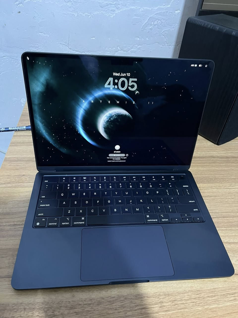 ‎للبيع Macbook air m2 و apple ipad m2
Macbook air m2
رام 8 
هارد 256 
بطارية 91 
نظافة 95%
نسخة إنكليزية الكيبورد مابيه عربي 
الملحقات كارتونة وشاحنة الاصلية 
ايباد ابل m2 
ذاكرة 256 
بطارية 98 
نظافة 100% اخو الجديد 
ملحقاتة قلم ابل برو الاصلي 
وكفرات اثنين واحد uniq اسود والثاني كفر كيبورد esr ابيض 
وكذالك الصندوق والشاحنة الاصلية 
السعر والاستفسار خاص او واتساب واتصال على الرقم ***********
