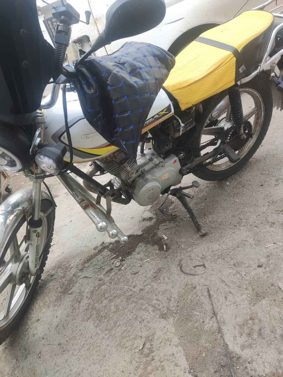 سلام عليكم دراجة 4 كير ايراني سونك مجفتة تجفيت مضبوط اول هندر تشتغل كهربائيلت كلها شغالة السعر 350 مكاني الحرية 
***********
