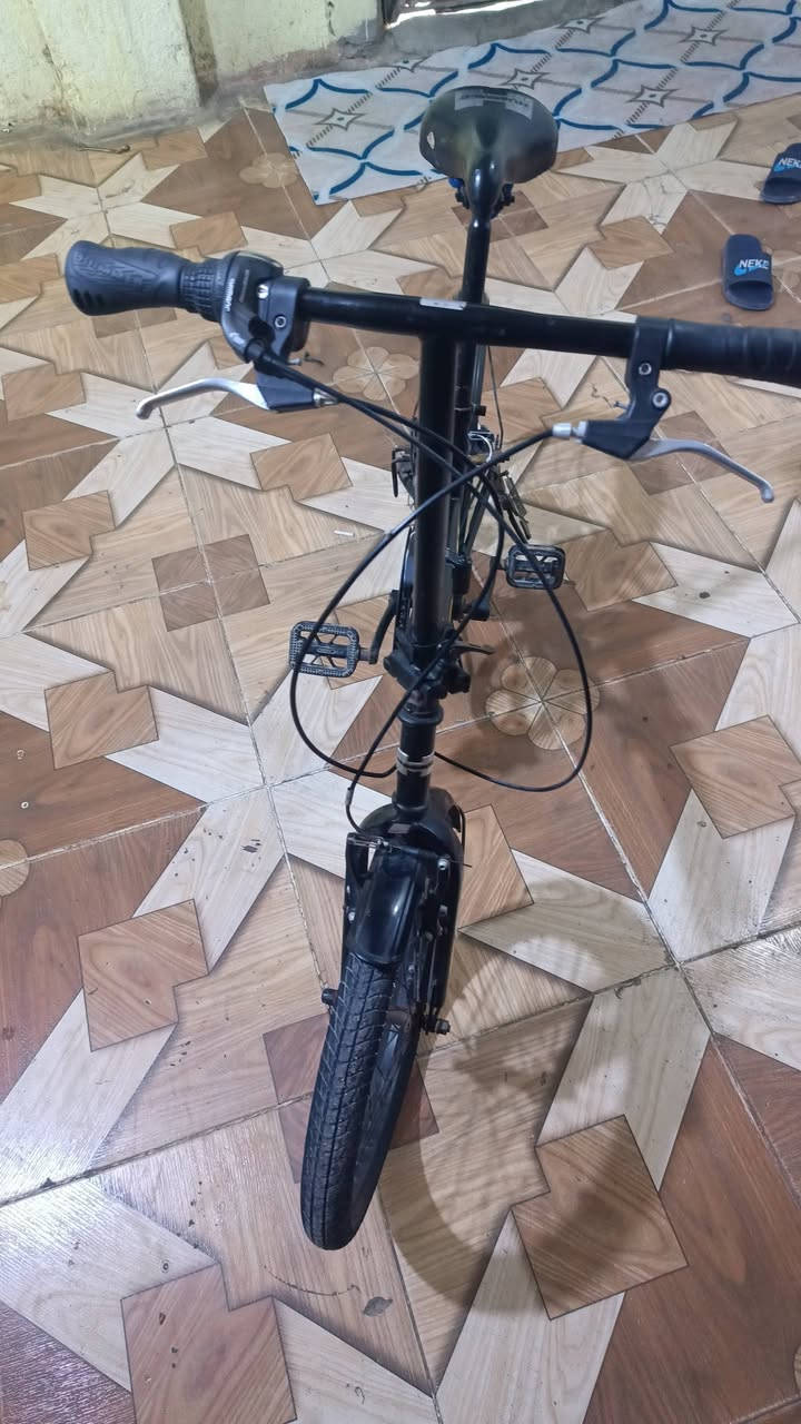 بايسكل طباكي نظيف جدا فقط تاير خالع البصره شارع المقاولين ***********
